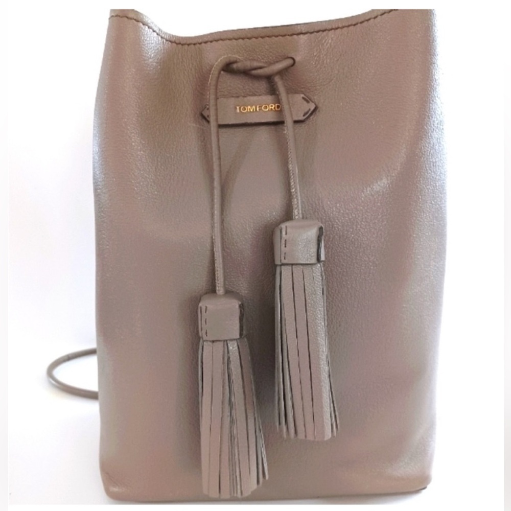 Authentic Tom Ford Beige Tan Bucket crossbody Handbag bag excellent Fall